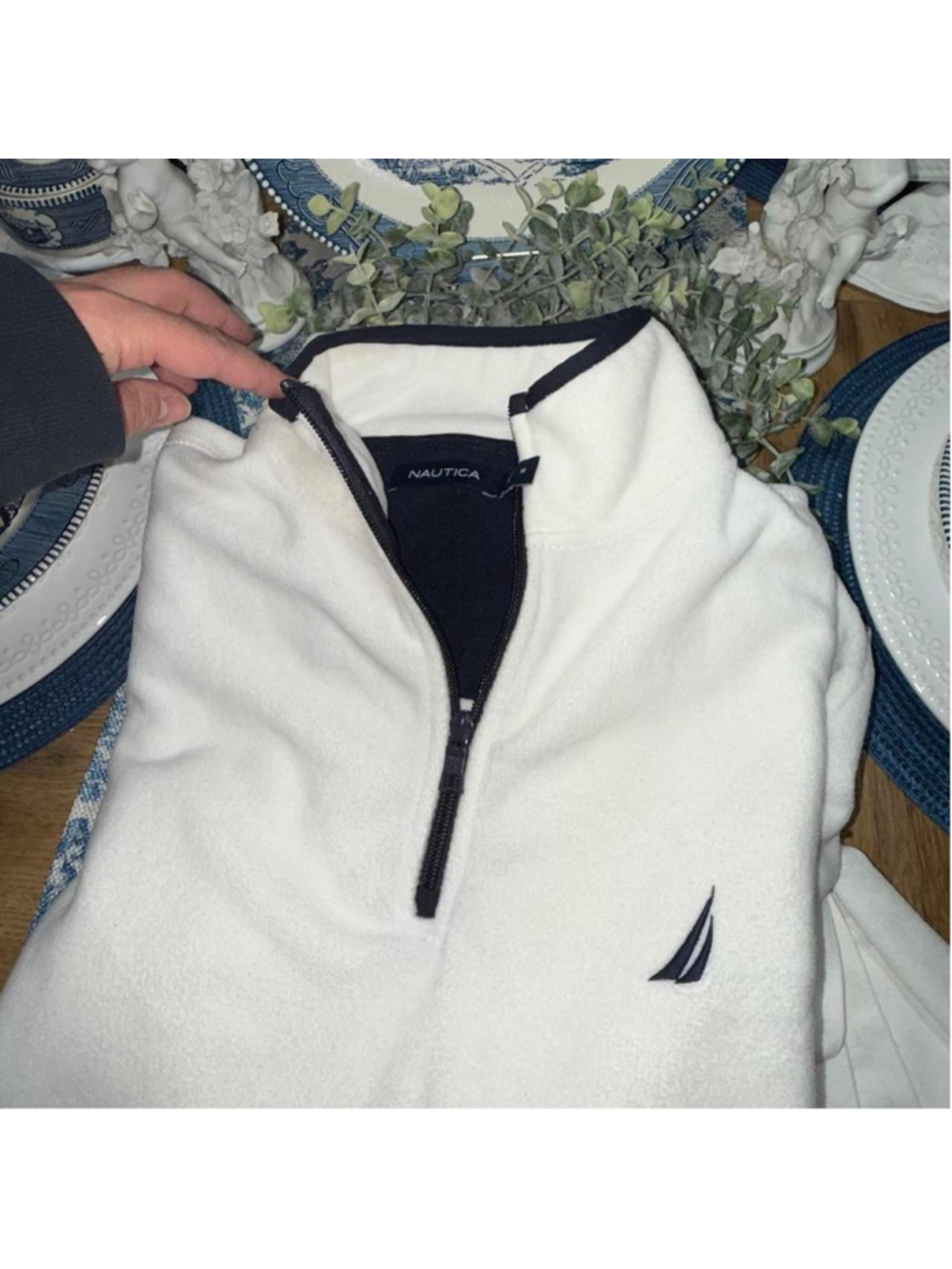 Men’s Nautica size MEDIUM white and navy trim pullover quarter-zip